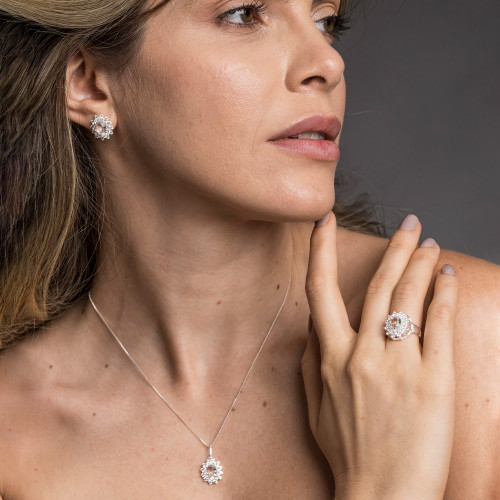 Anel de Prata Coleção Queens Cristal 6x8 e Zircônias Brancas