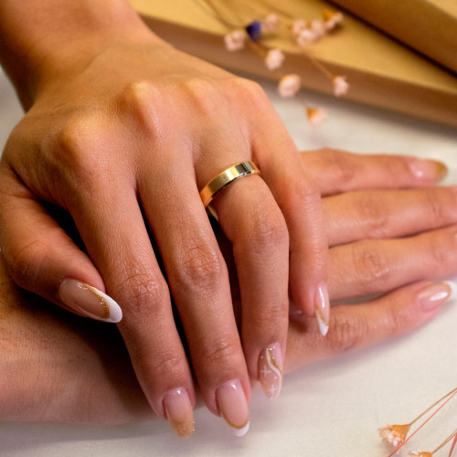 Aliança de Ouro 10K Reta sem Cantos L4.4mm E1.1mm