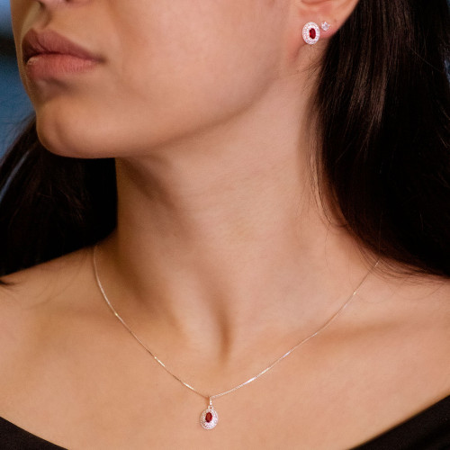 Brinco de Prata Oval com Zircônia Vermelha 10x7mm