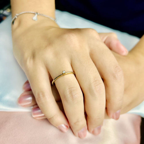 Anel de Ouro Solitário 18K com Zircônia 2mm Coleção Luminix