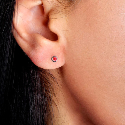 Brinco Aço Ponto de Luz Zircônia Vermelha 4mm
