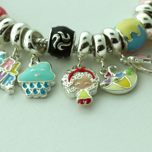 Berloque de Prata Menina Bonita Link com Resina