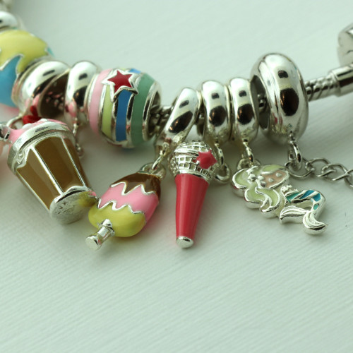 Berloque de Prata Sereia com Resina Italiana