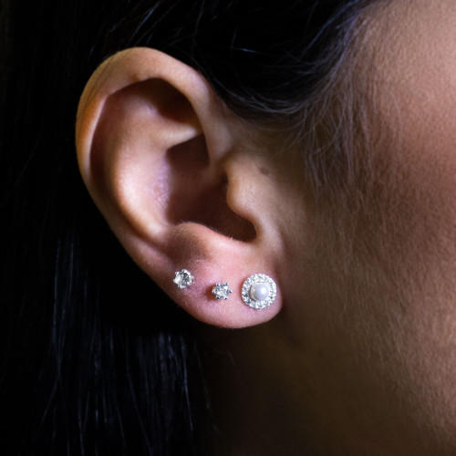 Brinco de Prata Ponto de Luz com zircônia 4mm