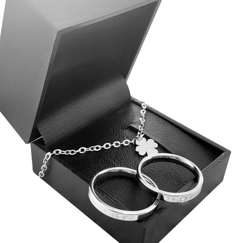 Par de Alianças Alysia e Amarus + Colar Trevo caixa luxor